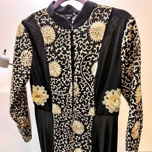 NEW WITH TAG!! Black & Gold Button Down Elegant Abaya Dress Long Dress in Large